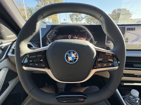 Used 2025 BMW i4 xDrive40i w/ Premium Package AWD/4WD image 17