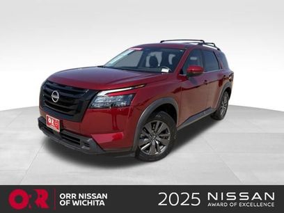 Used 2023 Nissan Pathfinder SV w/ Black Appearance Package