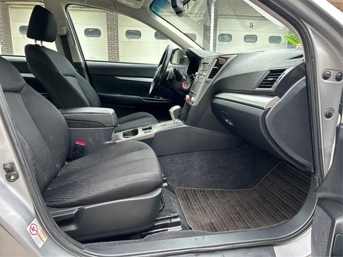 Used 2010 Subaru Legacy 2.5i Premium image 21