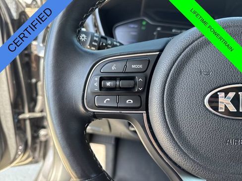 Used 2020 Kia Niro EX Premium FWD image 32
