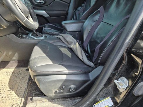 Used 2018 Jeep Cherokee Trailhawk w/ Comfort/Convenience Group image 14