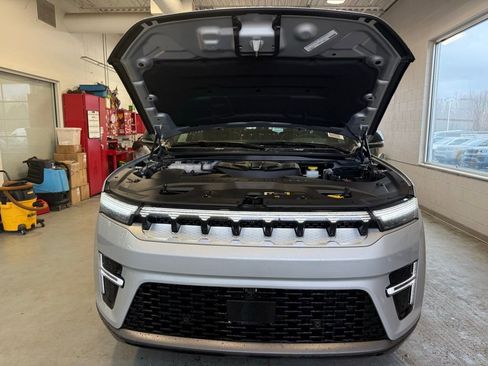 New 2026 Jeep Grand Wagoneer L 4WD w/ Premium Group I image 12