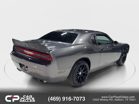 Used 2014 Dodge Challenger SXT RWD image 12