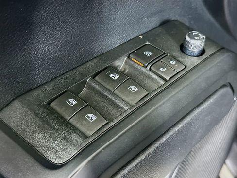 Used 2018 Toyota Tacoma SR w/ SR Convenience Package image 26