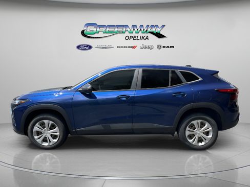 Used 2024 Chevrolet Trax LS FWD image 4