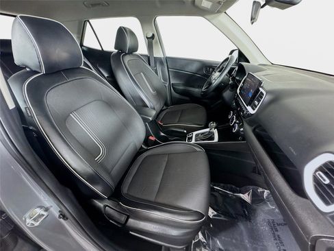 Used 2023 Hyundai Venue Limited w/ Cargo Package FWD image 27