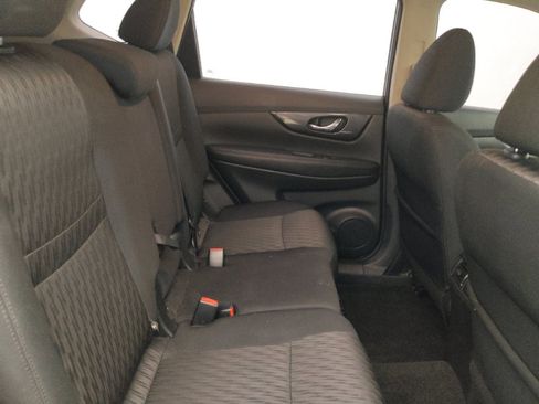 Used 2018 Nissan Rogue S FWD image 19