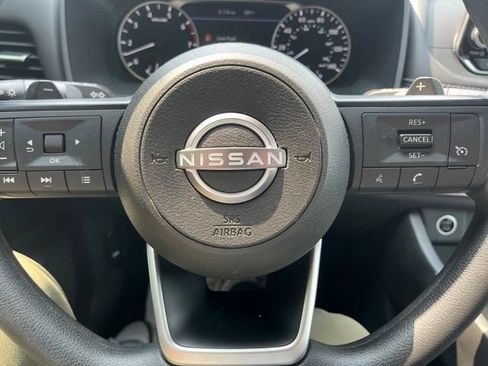 Used 2023 Nissan Rogue S AWD/4WD image 16