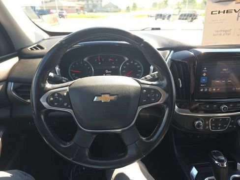 Used 2020 Chevrolet Traverse LT w/ Driver Confidence II Package AWD/4WD image 15