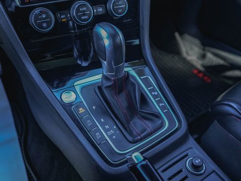 Used 2018 Volkswagen GTI Autobahn image 23