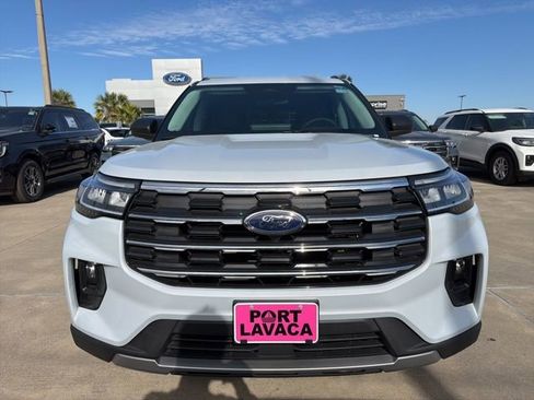 New 2026 Ford Explorer Active w/ Active Comfort Package image 2