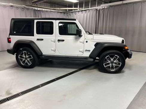 Used 2025 Jeep Wrangler Unlimited Sport S 4xe w/ Convenience Group AWD/4WD image 8