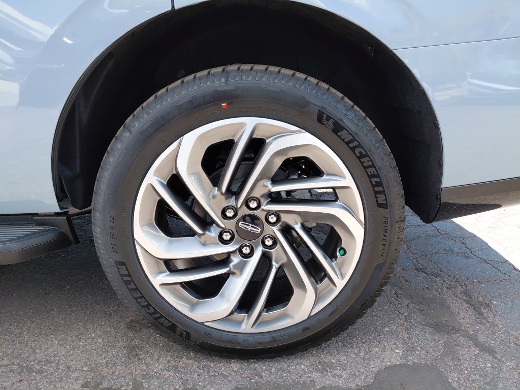New 2026 Lincoln Navigator Premiere AWD/4WD image 6