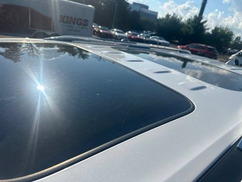 Used 2019 Chevrolet Traverse Premier w/ Driver Confidence II Package FWD image 7