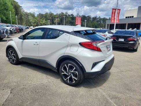 Certified 2018 Toyota C-HR XLE image 3
