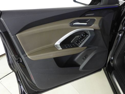 Used 2025 Audi Q5 Premium Plus w/ Premium Plus image 11