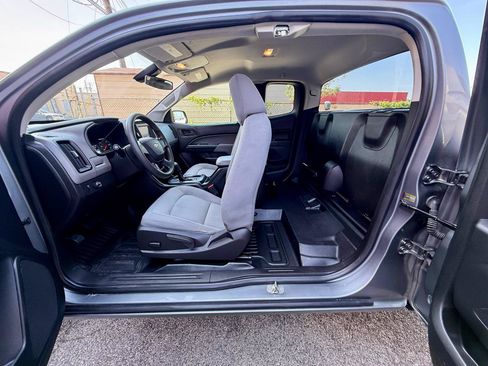 Used 2018 Chevrolet Colorado W/T RWD image 33