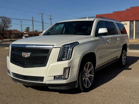 Used 2015 Cadillac Escalade ESV Premium image 30