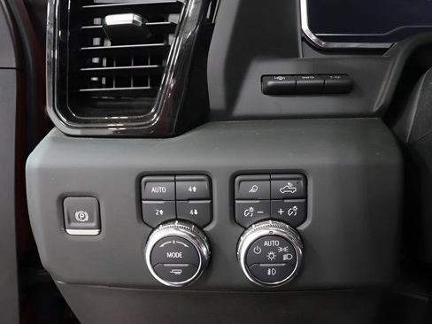 Used 2025 GMC Sierra 2500 AT4 w/ AT4 Premium Plus Package AWD/4WD image 20
