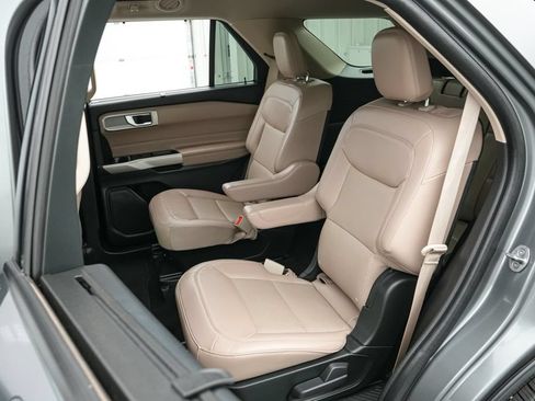 Certified 2024 Ford Explorer Limited w/ Equipment Group 301A AWD/4WD image 19