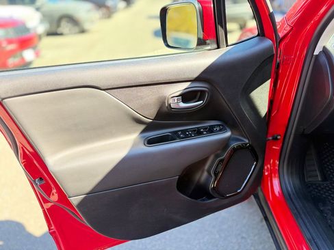 Used 2020 Jeep Renegade Altitude image 18