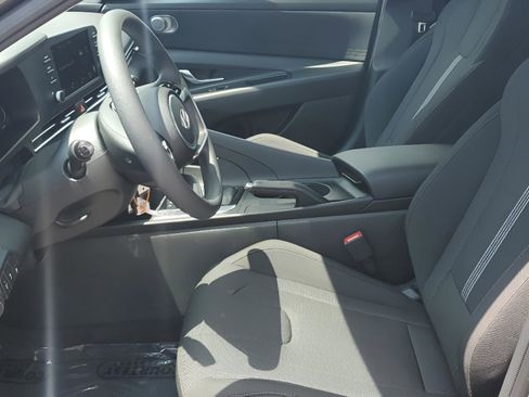 New 2026 Hyundai Elantra SE image 12