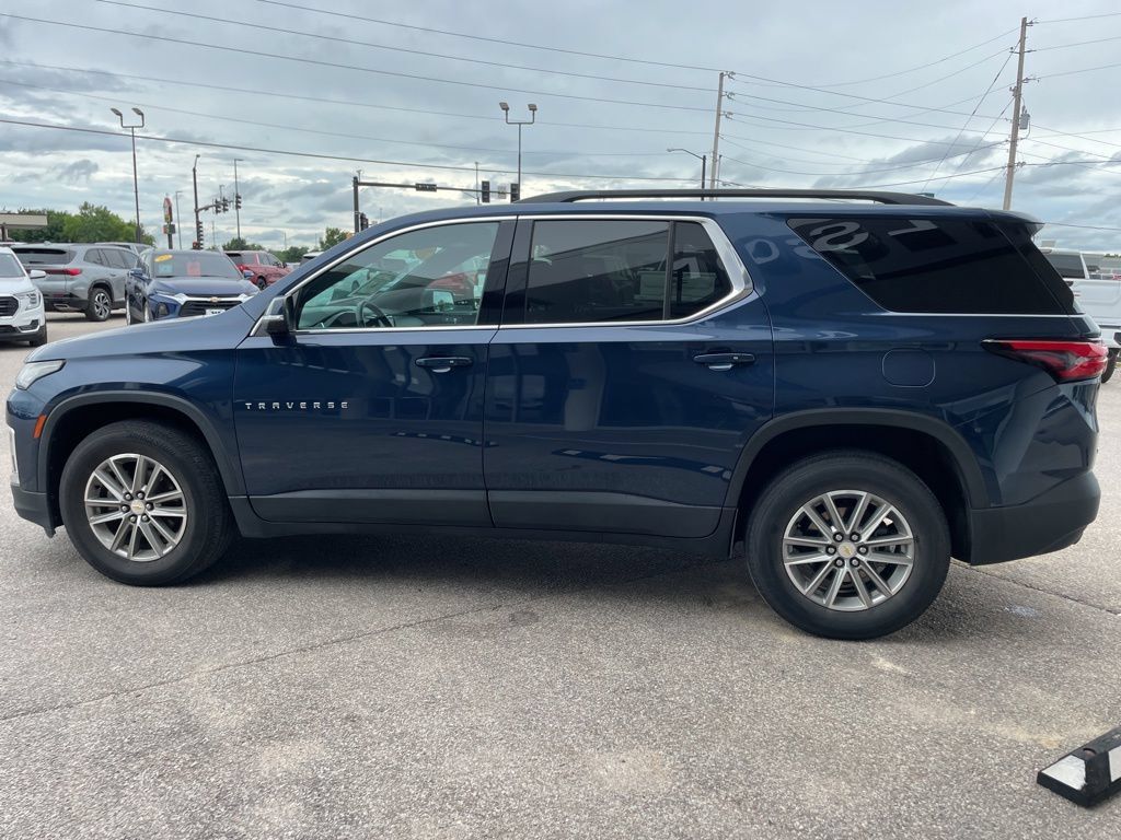 Used 2022 Chevrolet Traverse LT FWD image 6