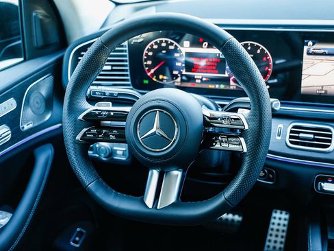 New 2026 Mercedes-Benz GLS 450 4MATIC image 13
