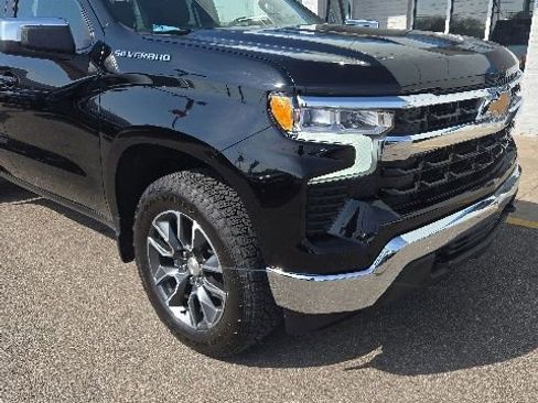 Used 2024 Chevrolet Silverado 1500 LT AWD/4WD image 5
