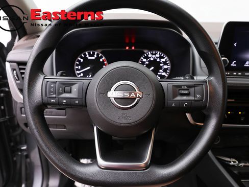Used 2023 Nissan Rogue S AWD/4WD image 10