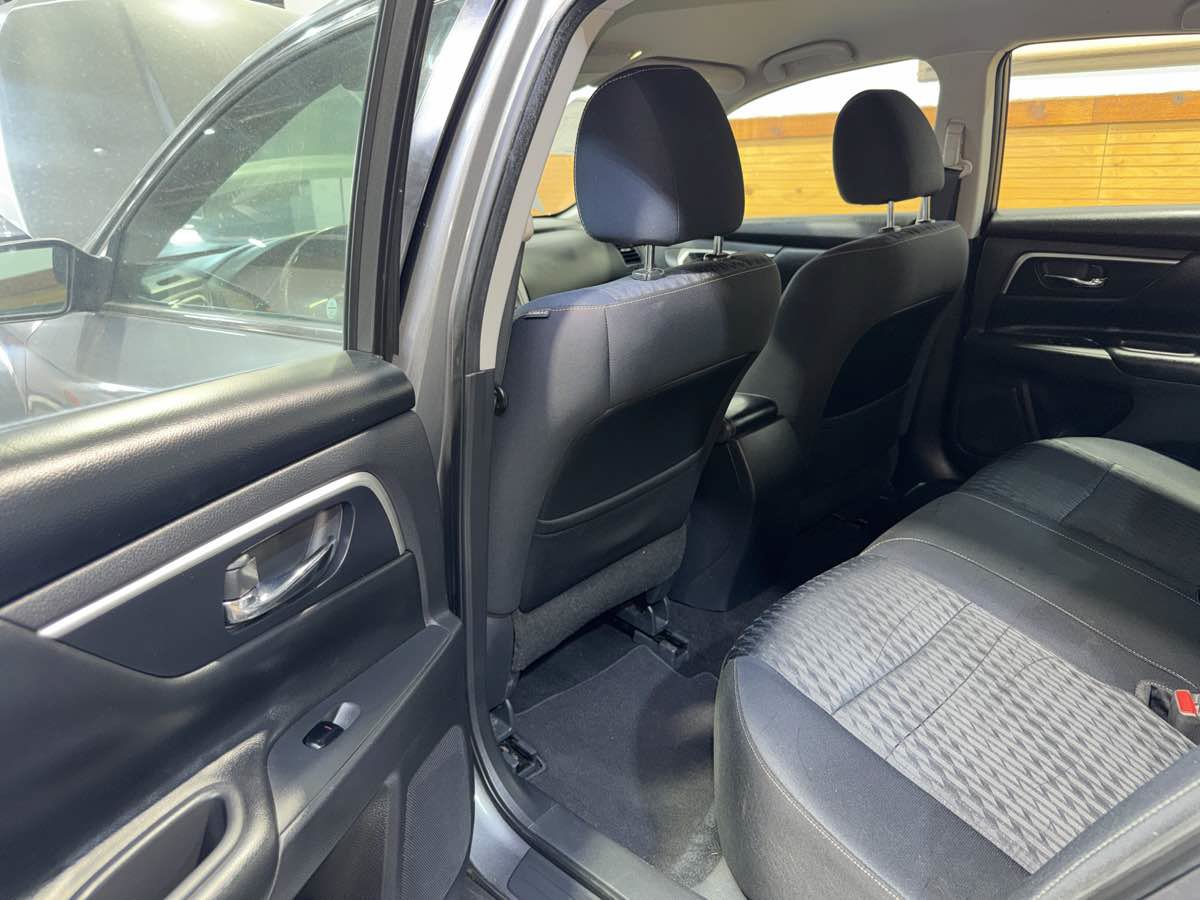 Used 2017 Nissan Altima 2.5 SV FWD image 21