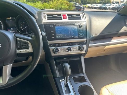 Used 2016 Subaru Outback 2.5i Limited AWD/4WD image 16