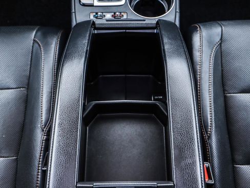 Used 2017 Toyota Highlander Limited image 33