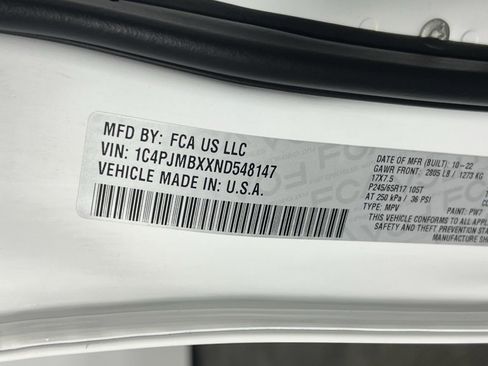 Certified 2022 Jeep Cherokee Trailhawk w/ Technology Group B image 33