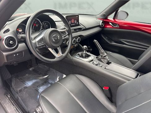 Used 2020 MAZDA MX-5 Miata Grand Touring w/ Appearance Package RWD image 11