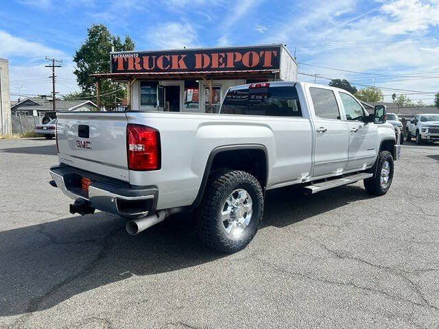 Used 2017 GMC Sierra 3500 SLT w/ Duramax Plus Package AWD/4WD image 9