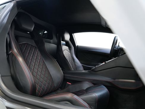 Used 2018 Lamborghini Aventador S image 36