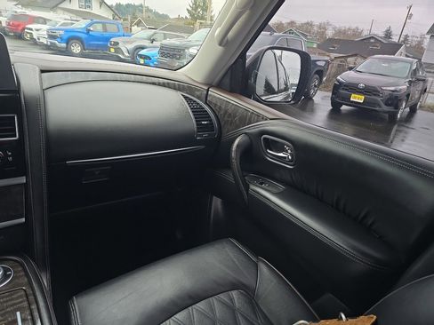 Used 2023 Nissan Armada Platinum w/ Captain's Chairs Package image 26