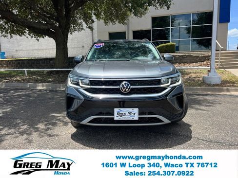 Used 2022 Volkswagen Taos SEL w/ Panoramic Sunroof Package AWD/4WD image 2