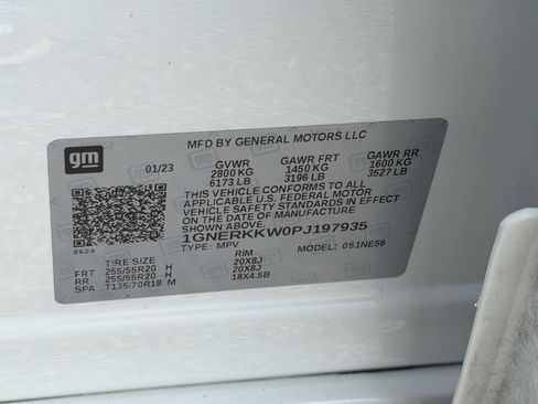 Used 2023 Chevrolet Traverse Premier FWD image 37
