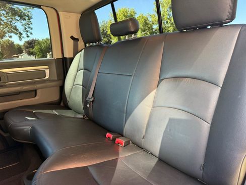 Used 2018 RAM 1500 Classic SLT AWD/4WD image 29