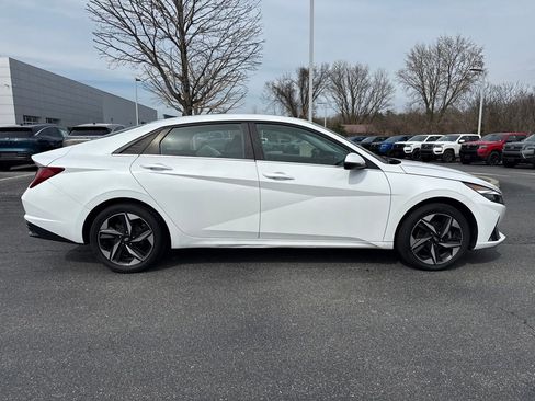Used 2021 Hyundai Elantra Limited FWD image 7