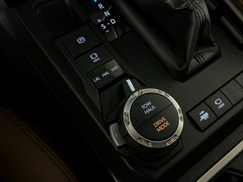 Certified 2025 Toyota 4Runner Limited w/ Tow Technology Package image 22