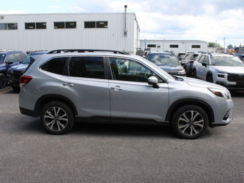 Used 2023 Subaru Forester Limited AWD/4WD image 4