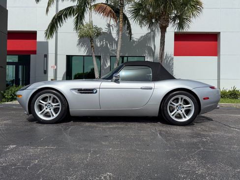 Used 2002 BMW Z8 RWD image 10