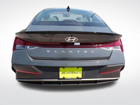 Used 2025 Hyundai Elantra Sport FWD image 5