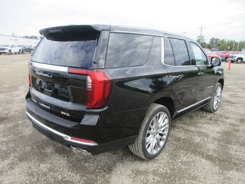 New 2026 GMC Yukon Denali w/ Denali Reserve Package AWD/4WD image 4