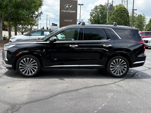Used 2024 Hyundai Palisade Calligraphy AWD/4WD image 3