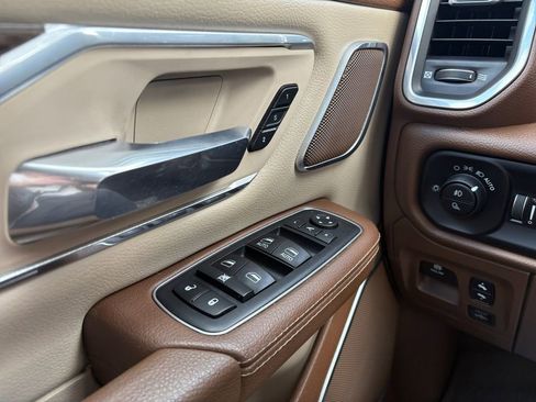 Used 2019 RAM 1500 Laramie image 13