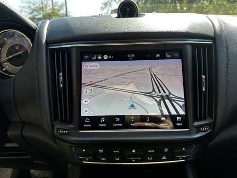 Used 2021 Maserati Levante image 22